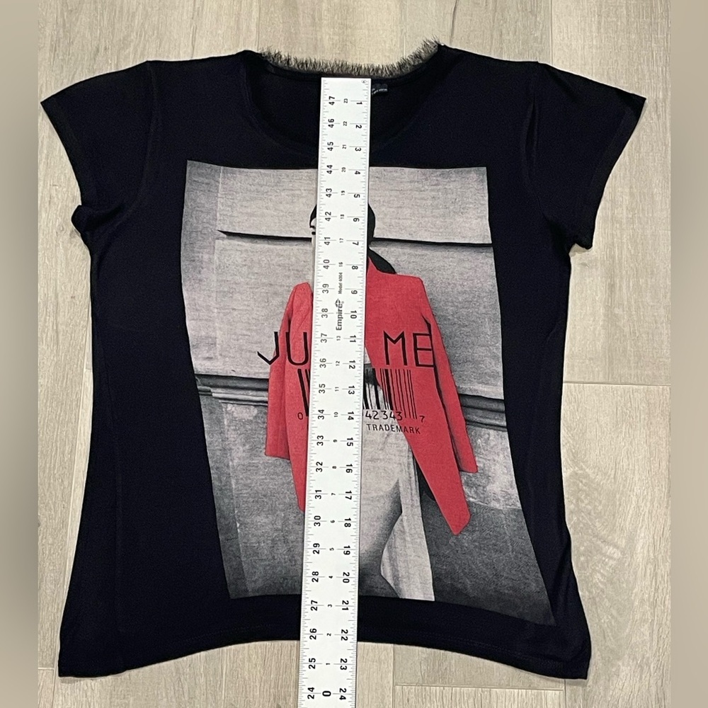 ZARA Graphic Tee Woman Print Red Jacket Barcode T-Shirt Size S - Picture 4 of 6